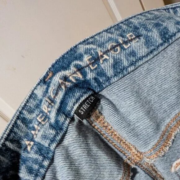 NEW AE | Stretch Curvy Super High-Waisted Baggy Straight Jean - Picture 4 of 12